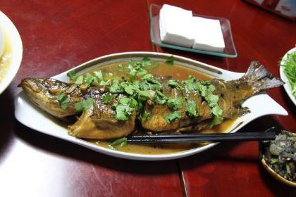 北极村王小瘦土菜馆