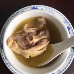 Qiandaohuzhoujidujiajiudian·xianyanzhong Restaurant User Photo