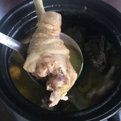 Qiandaohuzhoujidujiajiudian·xianyanzhong Restaurant User Photo