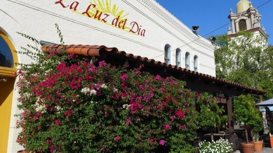 La Luz del Día Restaurant