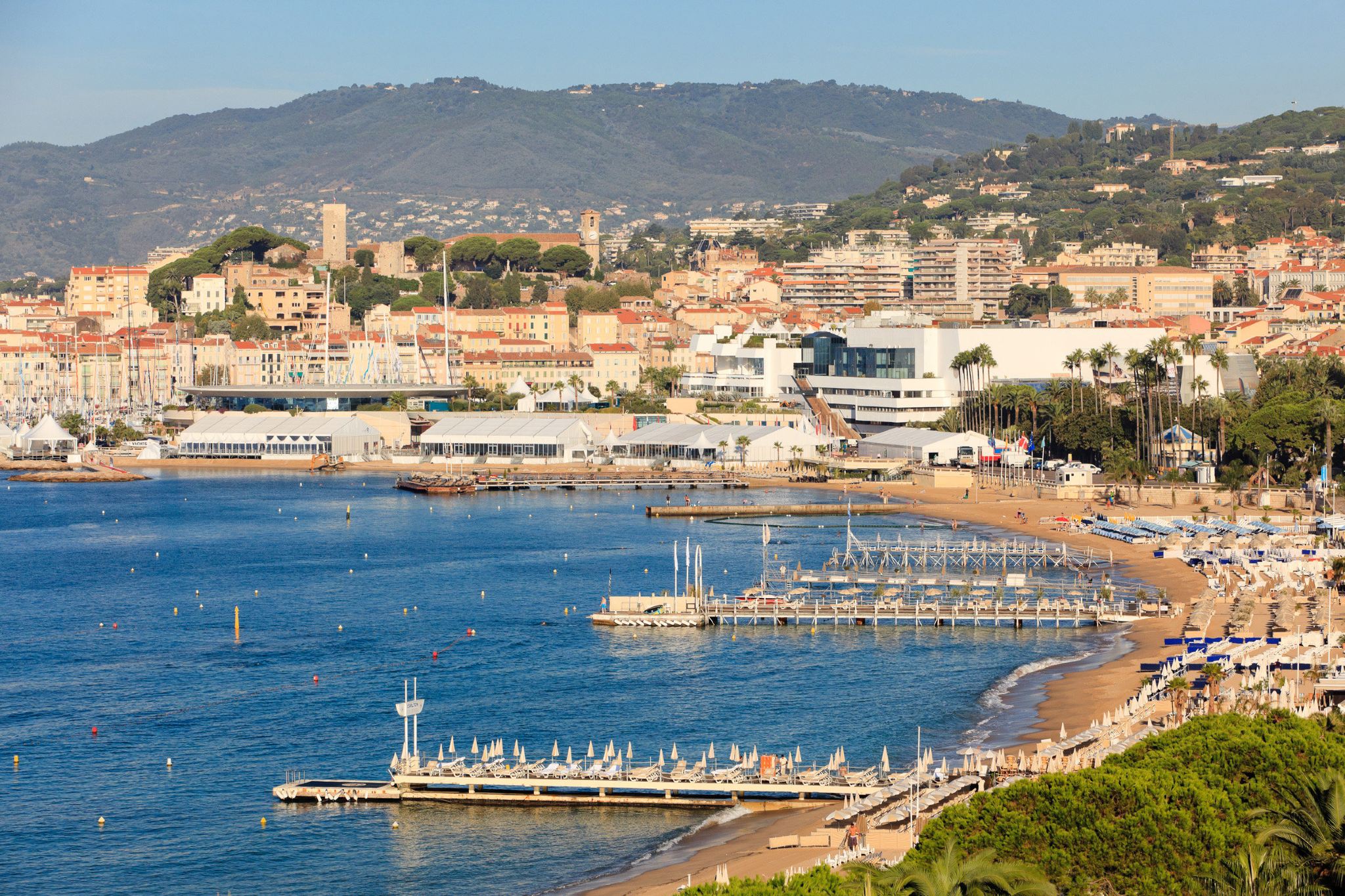 ทัวร์ 1 วัน เมืองหลวงของรัฐสภา + เลย์ กอร์จ ดู แวร์ดง [บริการเหมารถเส้นทางพิเศษIไกด์พูดจีนIปรับเปลี่ยนแผนการเดินทาง]