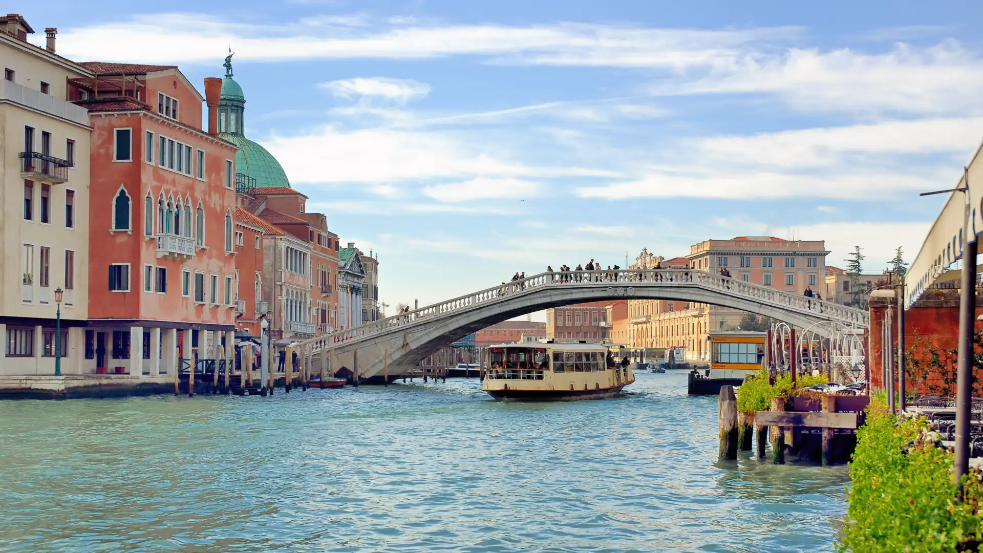 Hotels near Ponte degli Scalzi