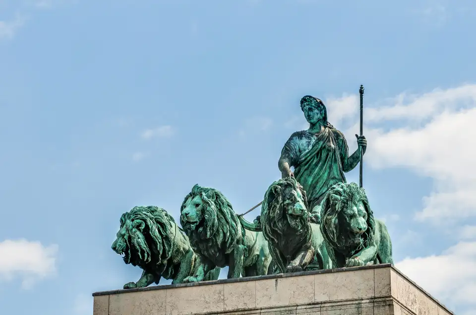 2_Siegestor
