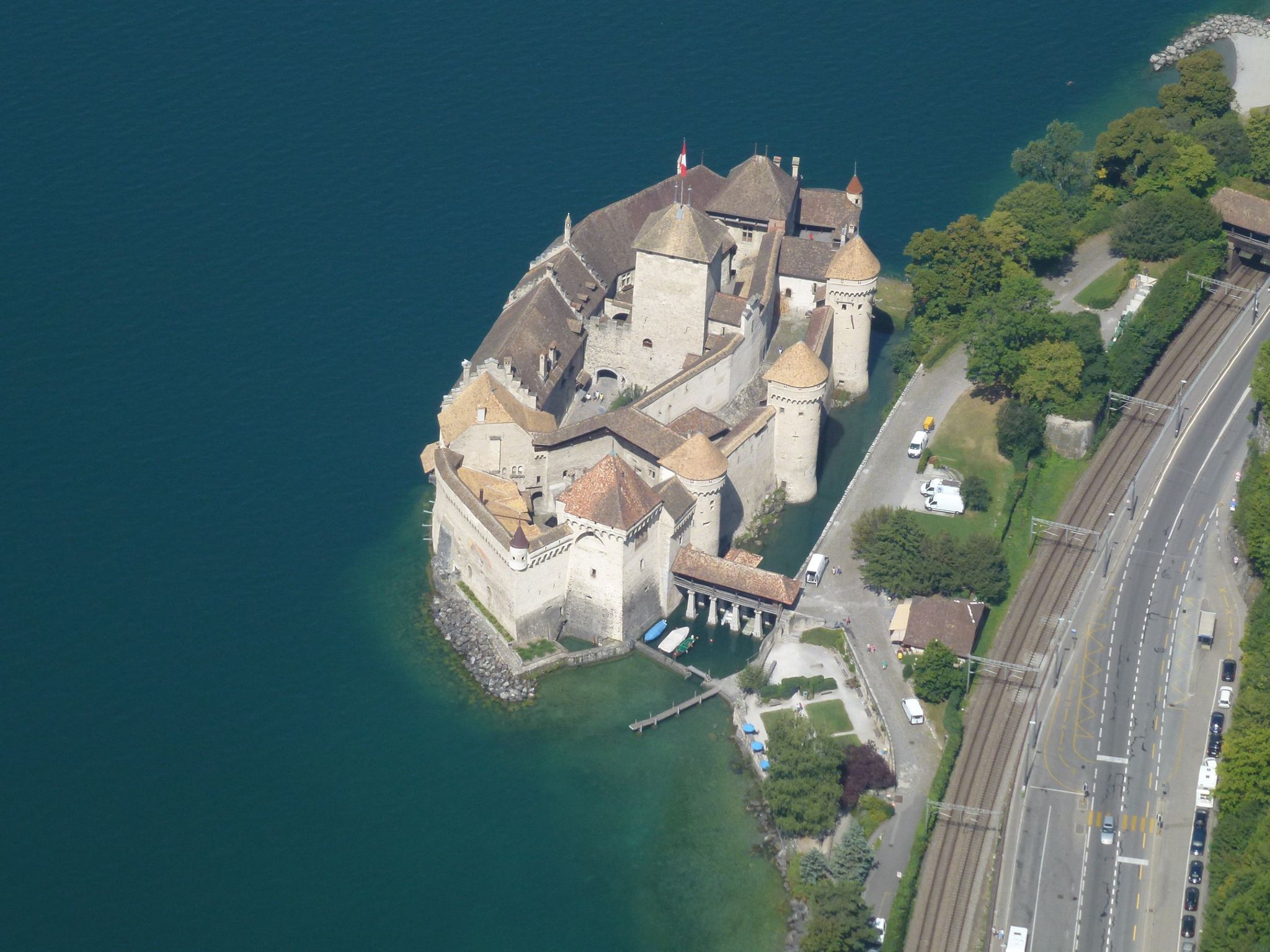 Chillon Castle + Alimentarium + Lavaux Vinorama
