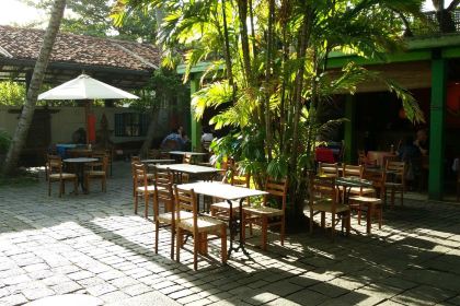 Barefoot Garden Cafe