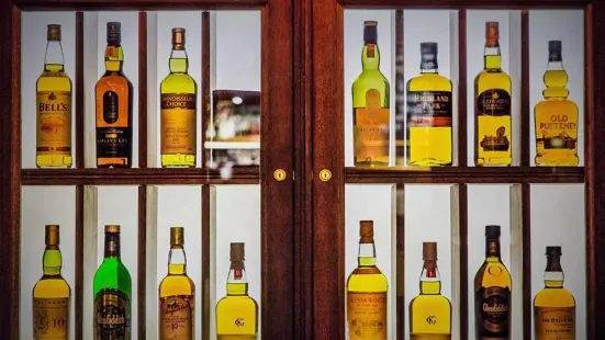 Usquabae Whisky Bar