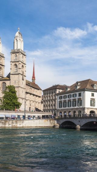 1-day tour of Lake Zurich + Zurich Old Town + Grossmunster in Switzerland (with guide)