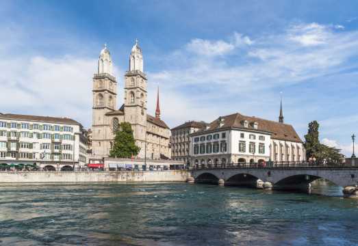1-day tour of Lake Zurich + Zurich Old Town + Grossmunster in Switzerland (with guide)
