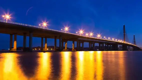 香港——澳門，澳門——香港   過關 直通車（港珠澳大橋）埃爾法7座