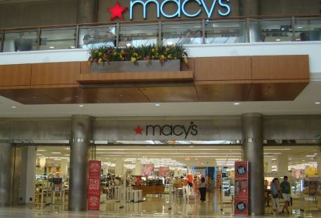 Macy's Aventura