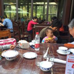 Qiandaohuzhoujidujiajiudian·xianyanzhong Restaurant User Photo