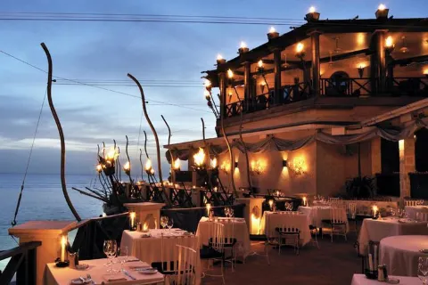 The Cliff Bar and Grill