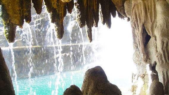 Water Curtain Cave