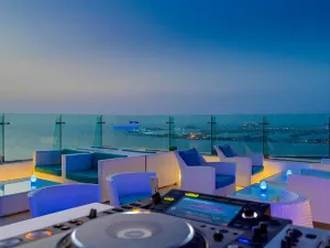 Pure Sky Lounge & Dining