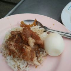 Chang Phueak Pork Leg Rice User Photo