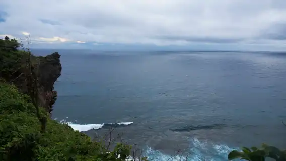 峇里島+烏魯瓦圖寺+烏魯瓦圖懸崖公路+金巴蘭海灘一日遊