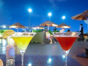 Sky Deck View Bar