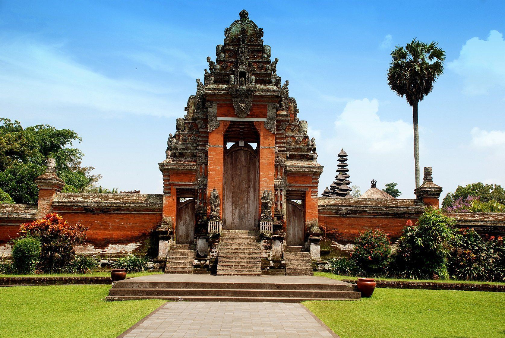 Bali: 1-day tour to Tanah Lot + Tirta Empul Temple + rice terraces + Ubud Palace & market