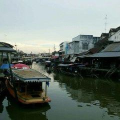 Amphawa Floating Market User Photo