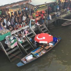 Amphawa Floating Market User Photo