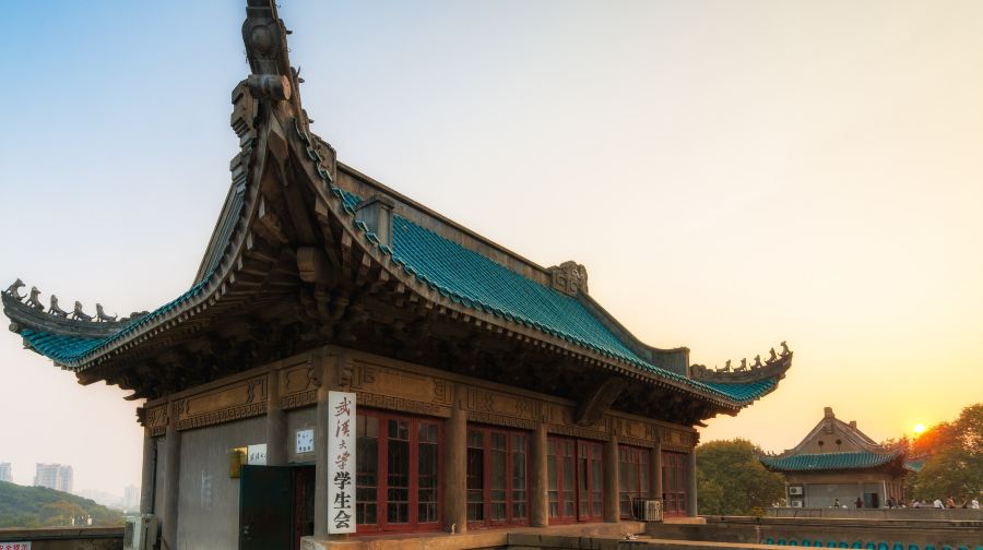 【2-6人小團】東湖之眼摩天輪+東湖綠道+武漢大學夜遊