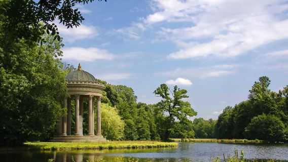 德國+慕尼黑新天鵝堡/寧芬堡宮+阿爾卑斯湖+林德霍夫宮-包車