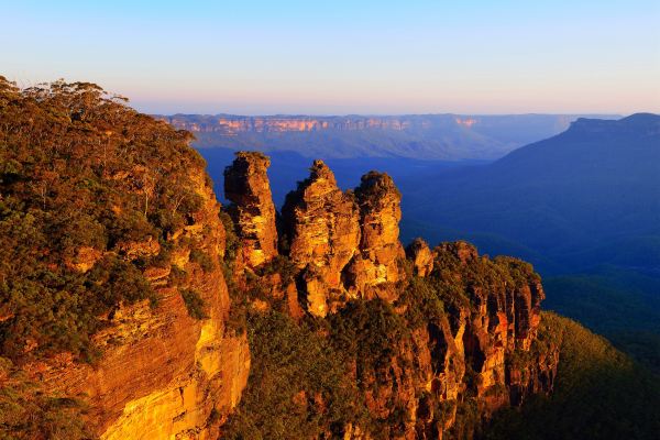 Three Sisters walk