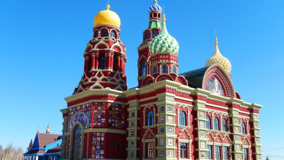 Manzhouli nesting dolls, Manzhouli national gate, Zhalainuoer Museum, Hulun Lake Prairie, private guided day tour
