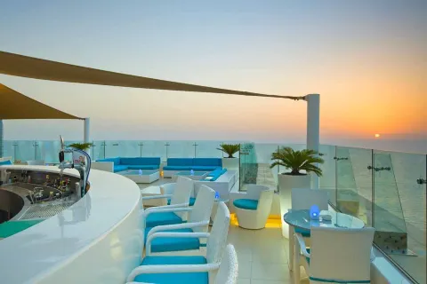Pure Sky Lounge & Dining
