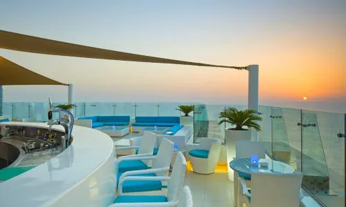 Pure Sky Lounge & Dining