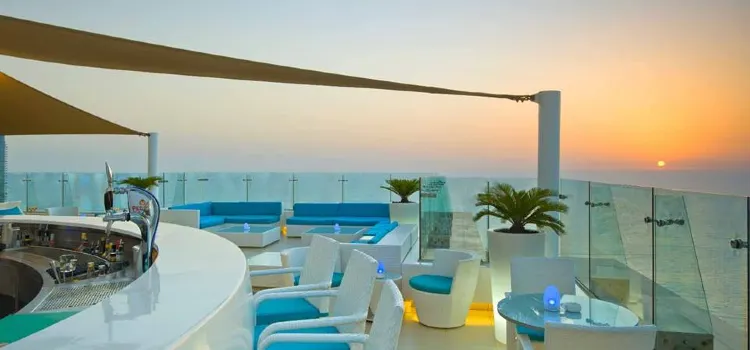 Pure Sky Lounge & Dining