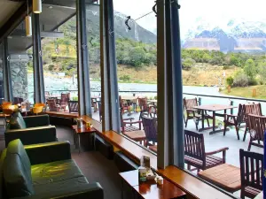 Edmund Hillary Cafe Bar