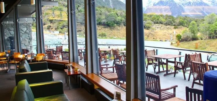 Edmund Hillary Cafe Bar