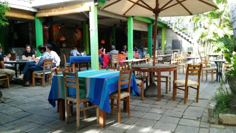 Barefoot Garden Cafe in Colombo