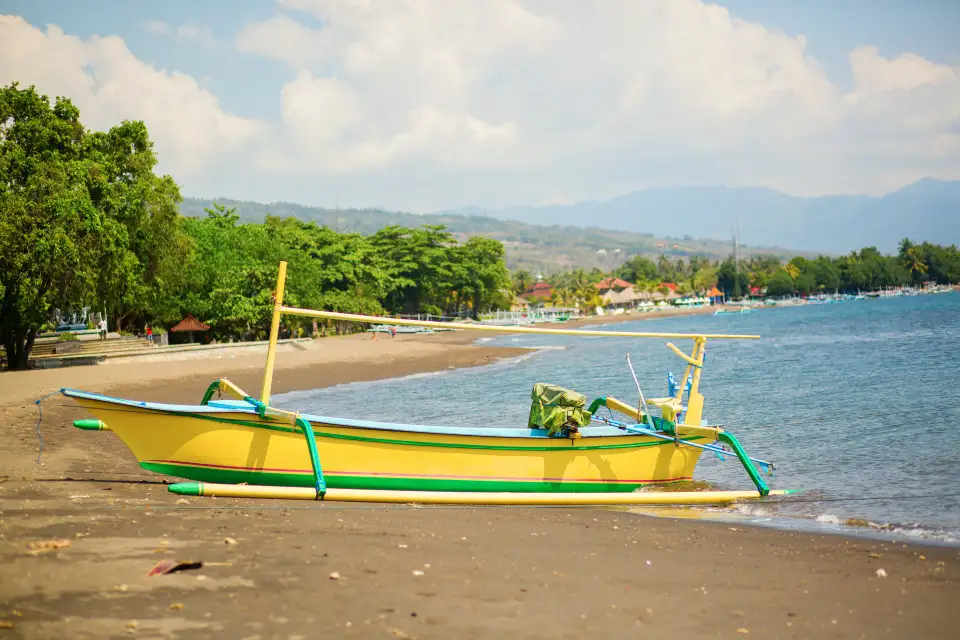 2_Lovina Beach