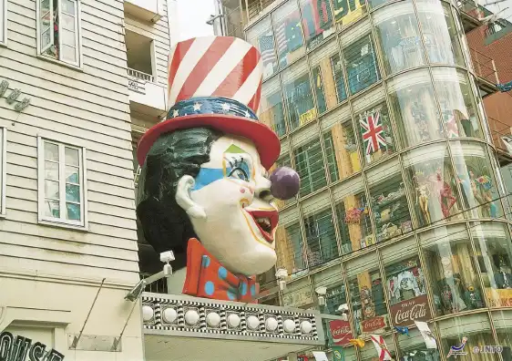 鄰近美國村的酒店