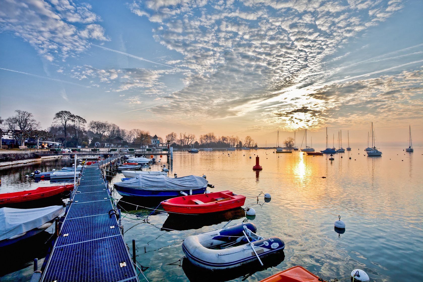 Chamonix, France, Aiguille du Midi, Mont Blanc, and Geneva, Switzerland Day one-day tour|Multiple ga