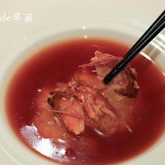 ZI YAT HEEN User Photo