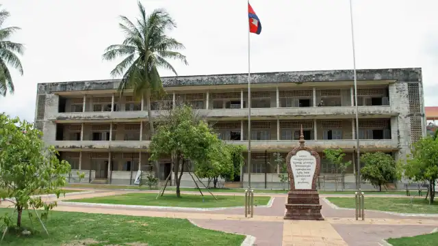 Hotels near Tuol Sleng Genocide Museum