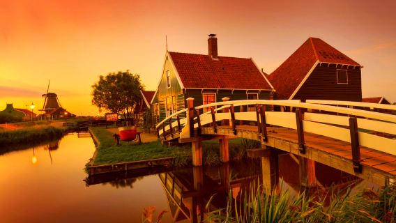 Zaanse Schans + Fischerdorf Volendam + Marken Halbtagesausflug inklusive Schiffsfahrkarte und englischsprachiger Reisebus-Tour