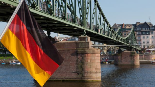 Frankfurt, Germany: The Roman Forum, Römer City Hall, Cathedral, Iron Footbridge, and Historical Museum day tour