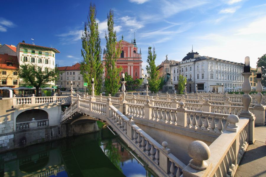 Stuttgart to Ljubljana Flights