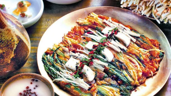 Dongnae Halmae Pajeon