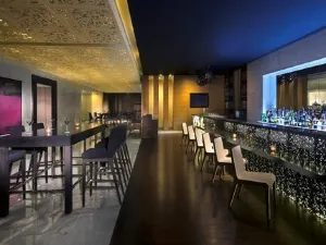 Jazz & Fizz Bar