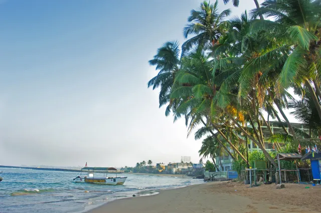 Пляж Хиккадувы