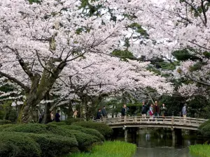 Kenroku-en