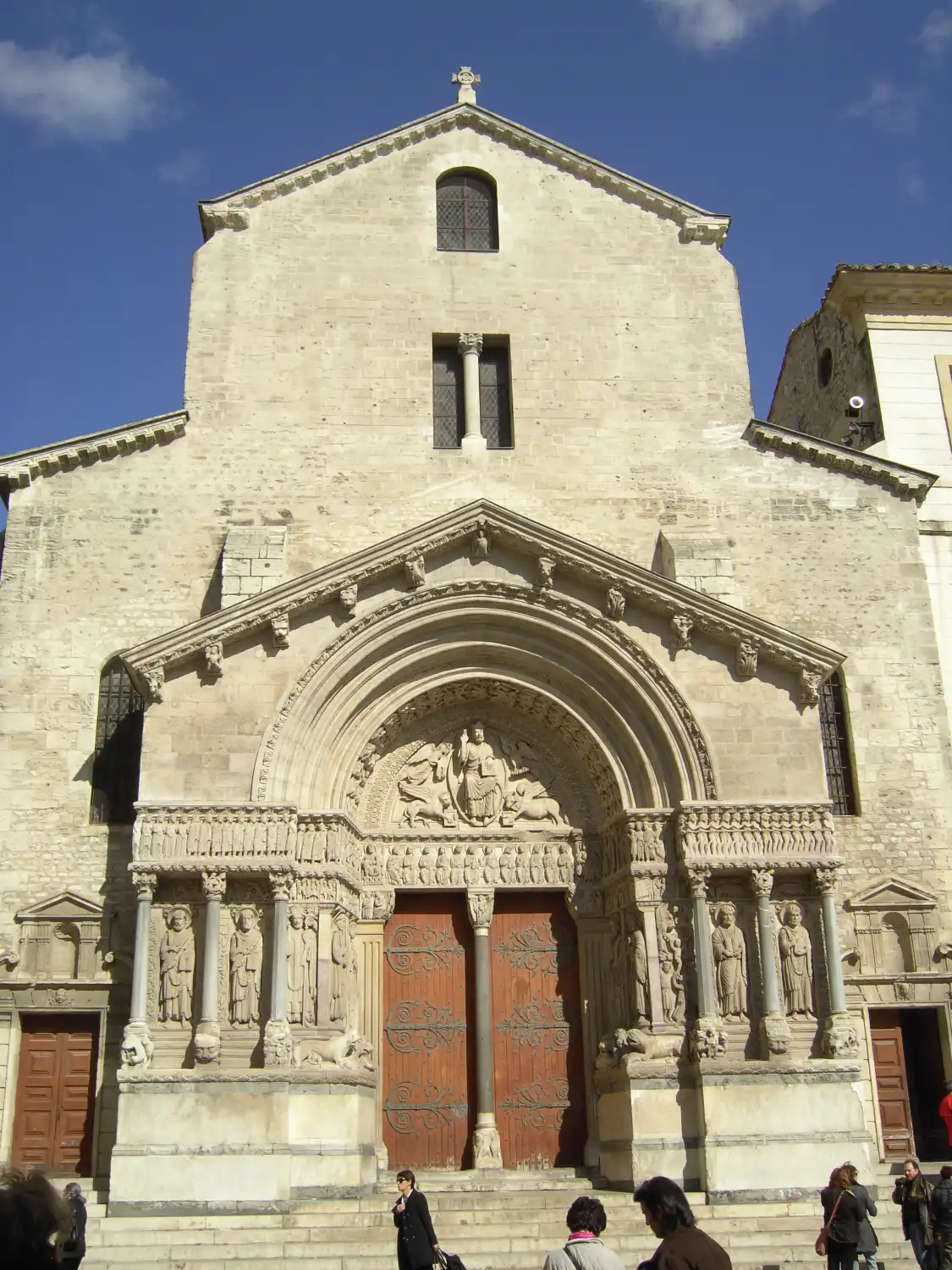 Hotels near Saint-Trophime Primatial Catholic Church