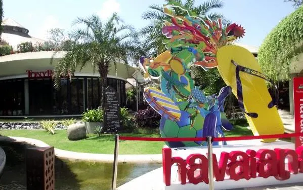 Beachwalk Shopping Center