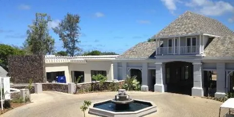 Le Courtyard Restaurant