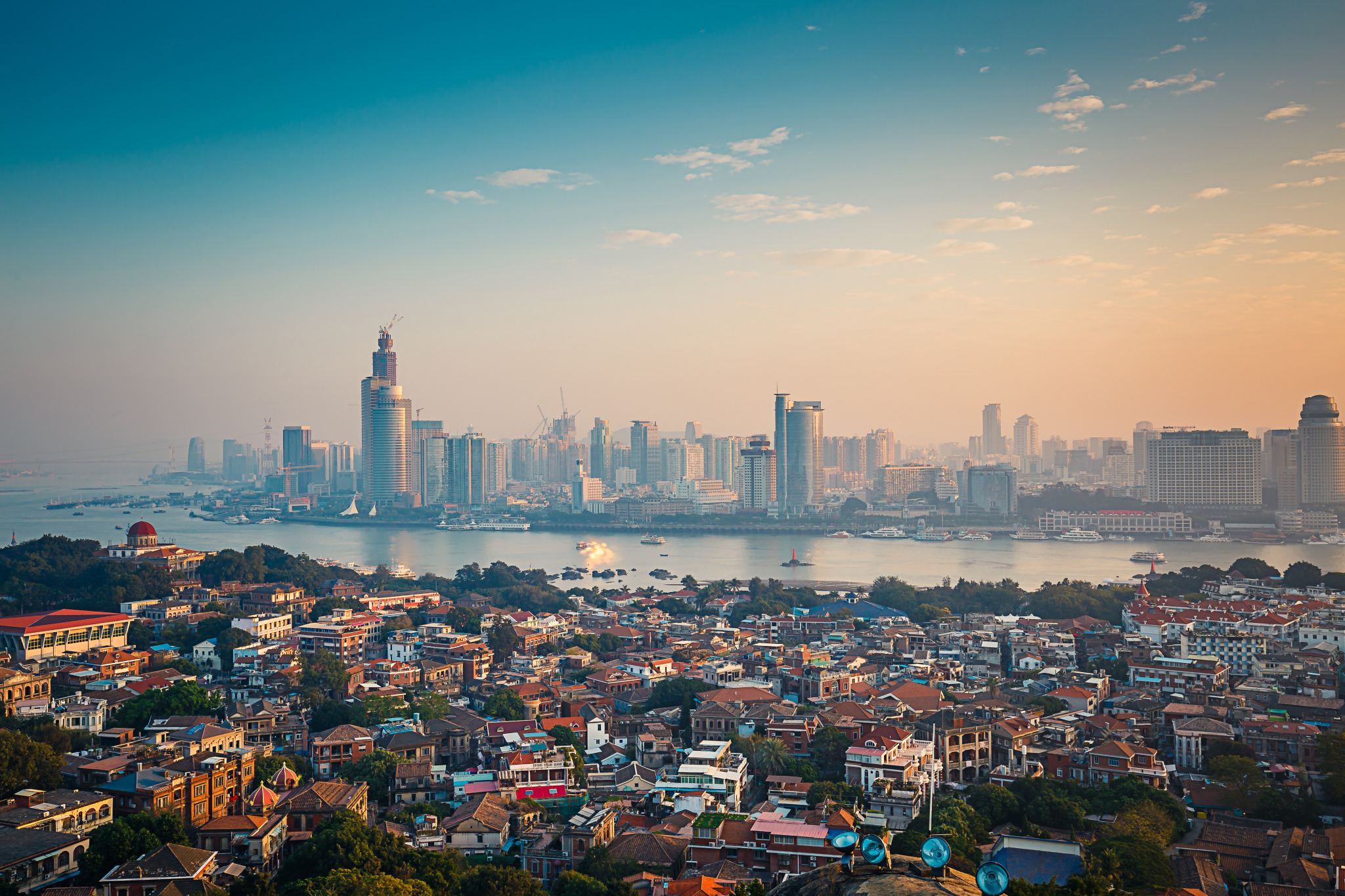 Xiamen Kulangsu,South Putuo Temple, Hulishan Fortress Day Tour (Optional Group Tour)